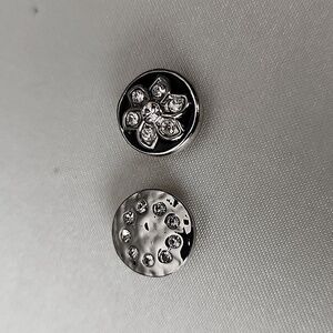 Petite  GINGER SNAPS Snap with Black  And CRYSTAL  Stone